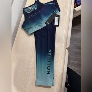 Peloton Set leggings and bra top Bra M Bottom S